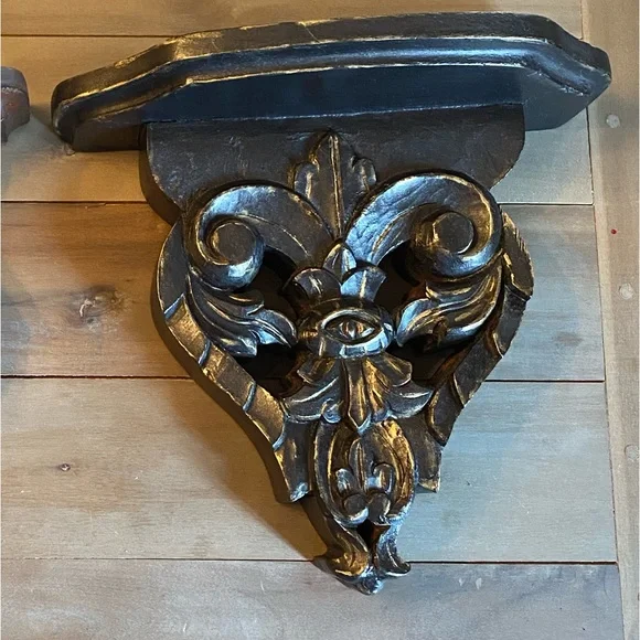 Handcarved Wooden Corbel Antiqued BronzeMetal Gold Highlights- Shelf - Bookend? - Picture 5 of 9